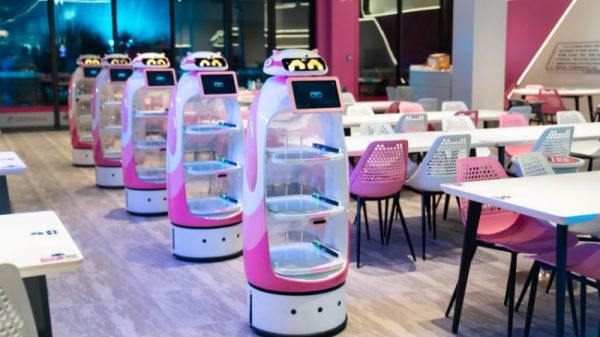 全球首个技术最先进、业态最完整的机器人餐厅综合体开业！规模空前引火爆围观
